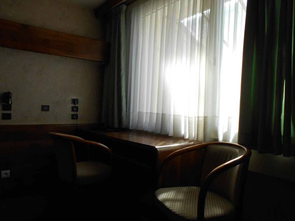 Hotel Du Jura Audincourt Buitenkant foto